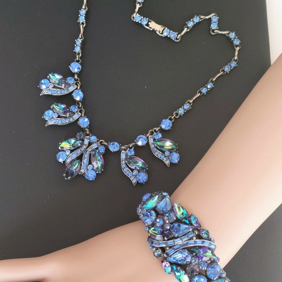 Vintage Signed Weiss Blue Rhinestone Necklace & Hinged Cuff Bracelet Jew… - Picture 6 of 9